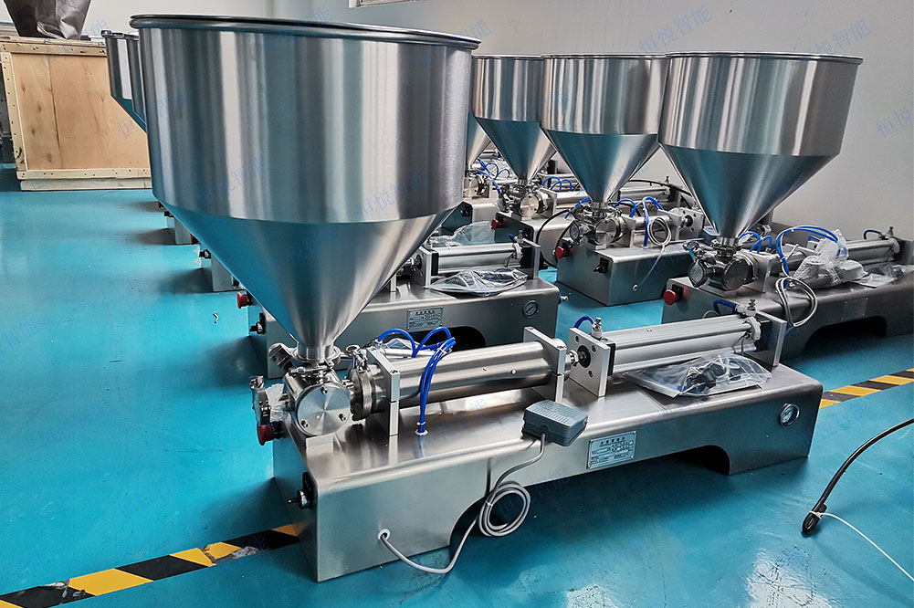 全自動(dòng)液體辣椒油包裝機(jī) 全自動(dòng)液體辣椒油包裝機(jī)