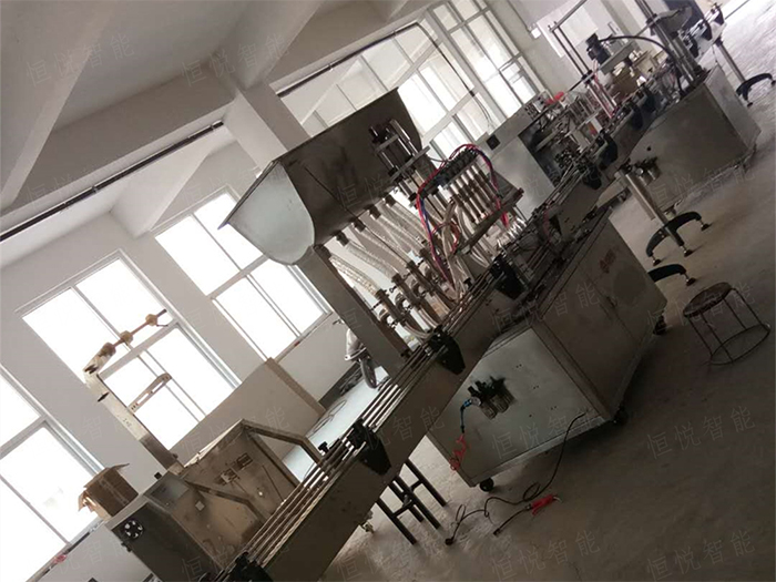 全自動(dòng)辣椒醬灌裝機(jī)生產(chǎn)線(xiàn)設(shè)備
