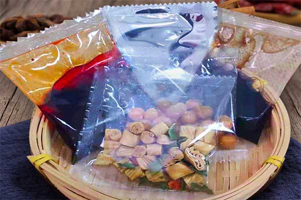 芝麻醬包、番茄醬包、骨湯料包可采用高湯醬料包裝機(jī)